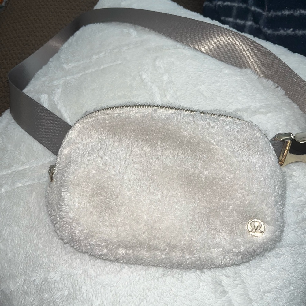 Lululemon fleece belt bag
